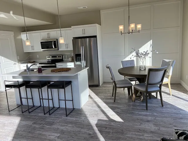 1902 S 1080 W — Photo 4