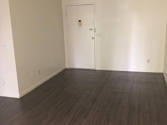 4th image of 4724 Glenway Ave #210