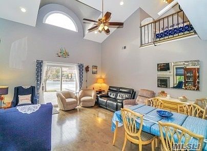 4th image of 88 Kristin Ln