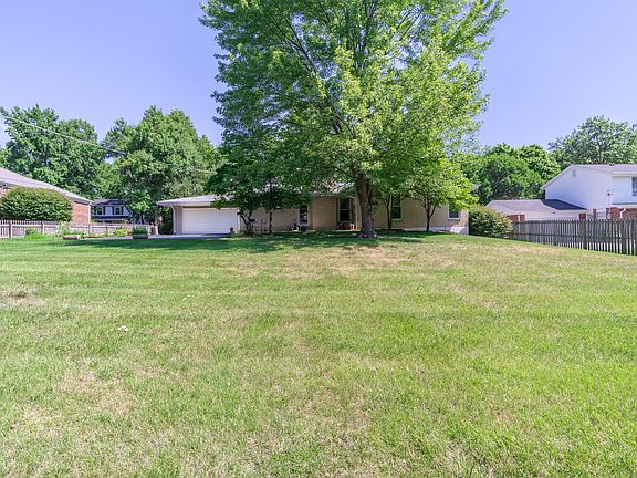 4th image of 14522 Marmont Dr