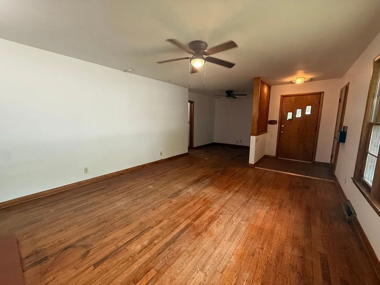 3 Bedroom 1 Bath with 1 Car Garage! — Photo 2