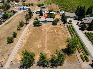 22282 N Tretheway Rd, Acampo, CA 95220