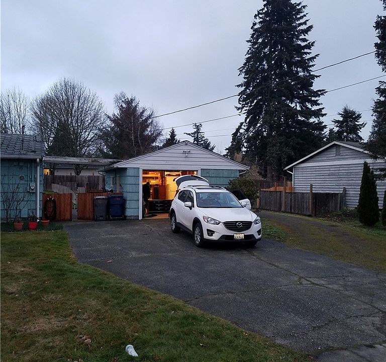 2nd image of 721 Center Rd