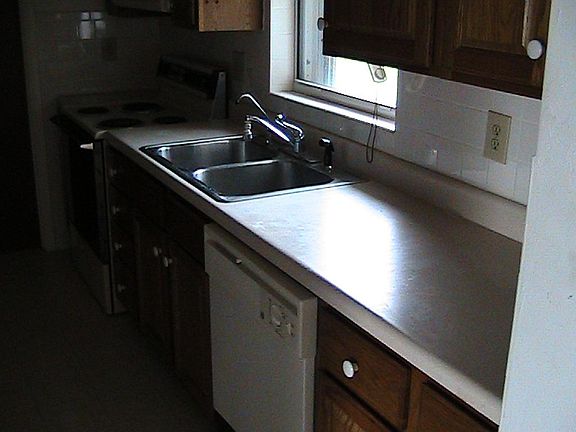 2nd image of 1524 Medford Pl