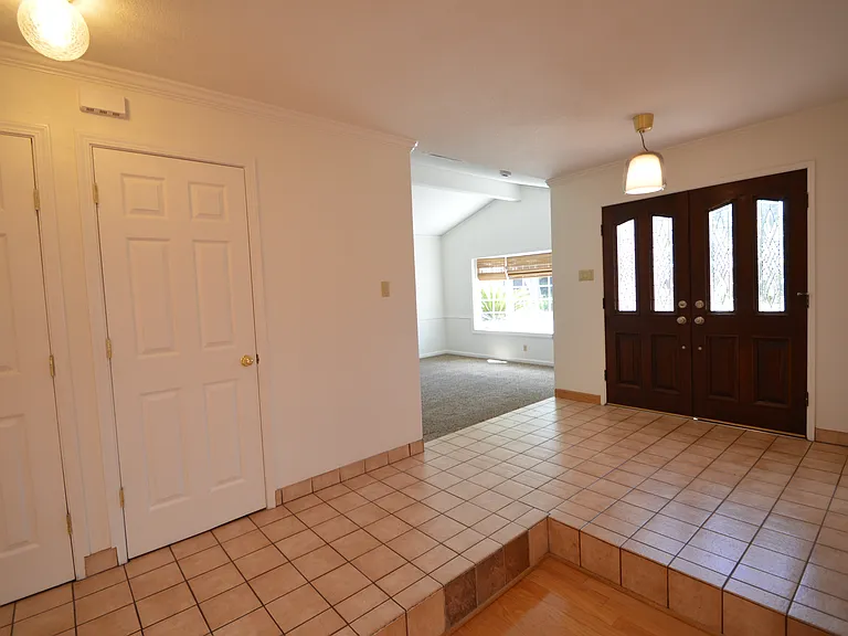 3471 Windsor Ct — Photo 2
