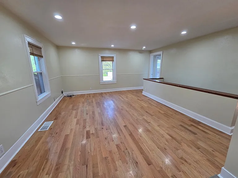 530 Broad St #1 — Photo 4