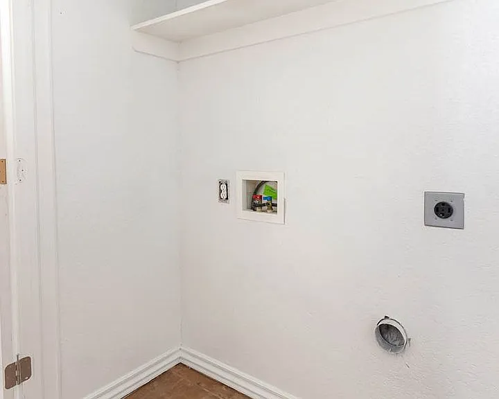 Meridian Place Apartments — Photo 35