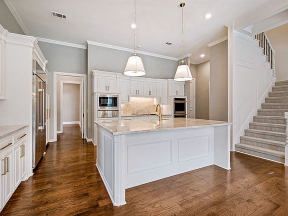 3rd image of 6022 Waggoner Dr