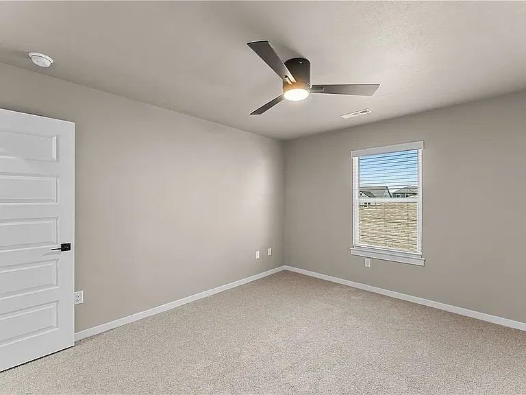 5911 SW Chiefs Ave — Photo 8