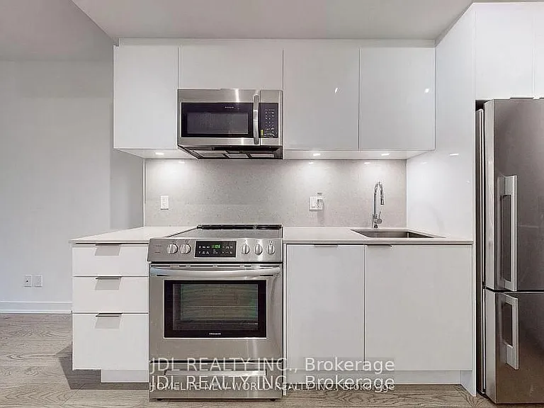 25 Richmond St E #408 — Photo 37