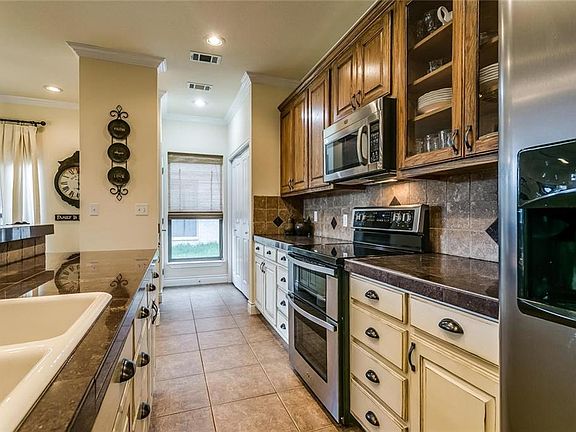 3rd image of 1324 Preston Trail Ct