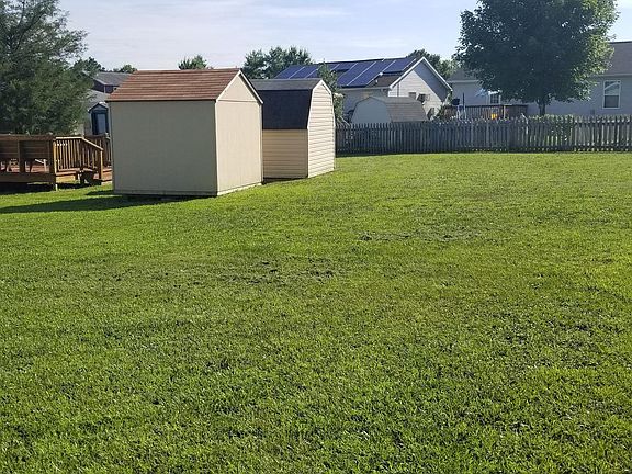 4th image of 45906 Lexington Ct