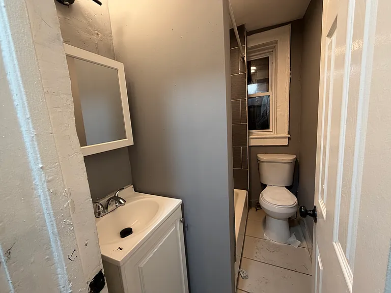 717 Arlington Ave #1B — Photo 5