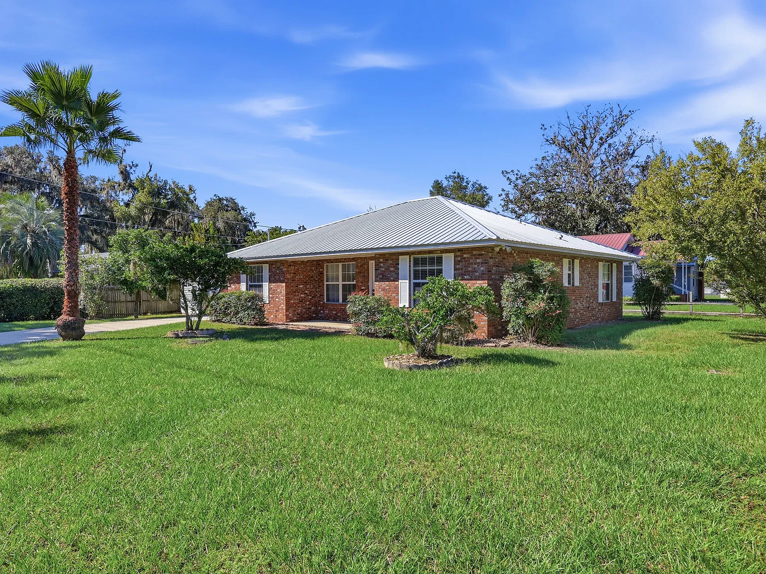 3 bed, 1330 sqft, $1,600 — Photo 3