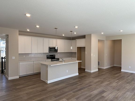 4th image of 186 Lullaby Ln