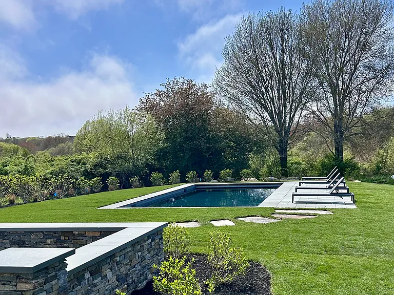 207 Cornelius Dr — Photo 4