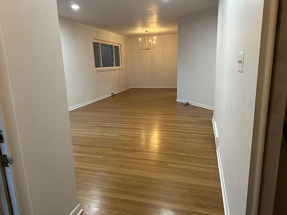 3rd image of 320 Poplar Ave