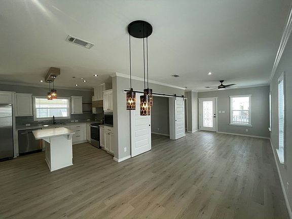 5th image of 978 Windemere Ave