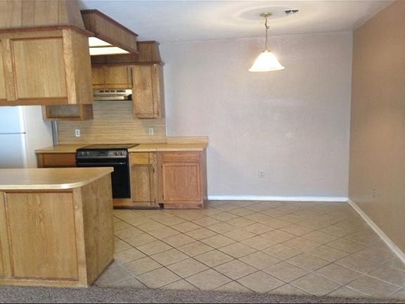 4th image of 4025 NW Ozmun Ave APT A