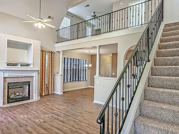 4th image of 1358 Island Pl E