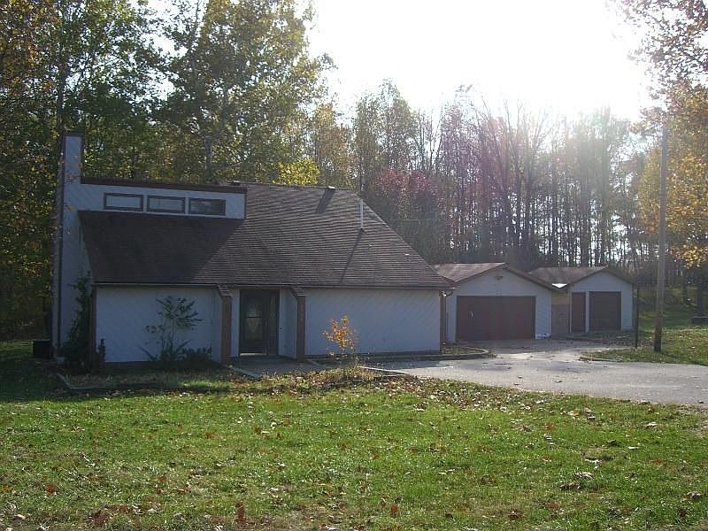 1st image of 1555 E County Road 100 S
