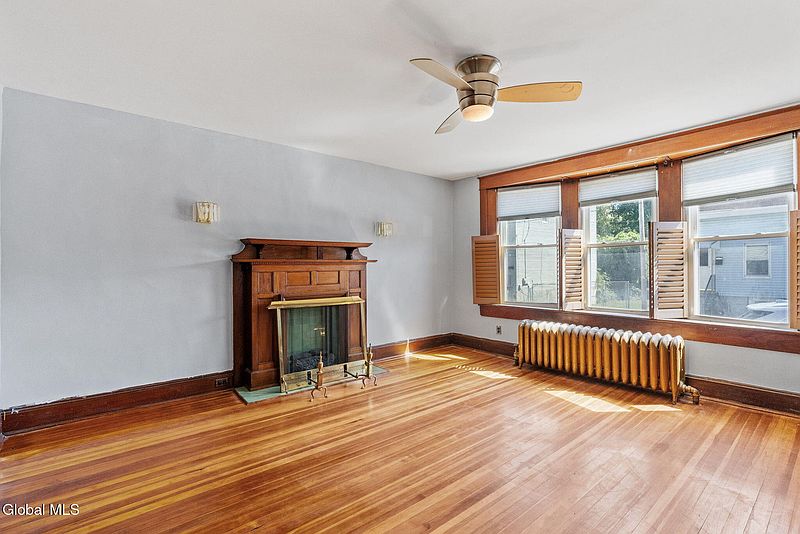 5th image of 37 Sloan Street