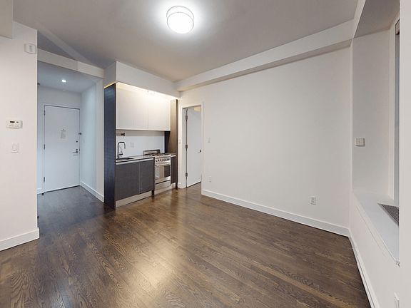 3rd image of 666 W End Ave #4CD