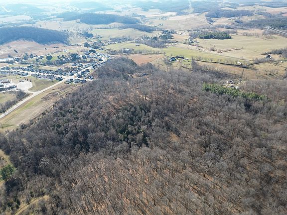3rd image of 122 Hull Hills Ln
