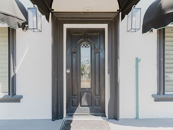 2nd image of 9031 Phyllis Ave APT 2