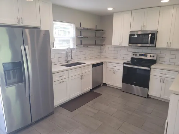 300 Old San Felipe Rd, Sealy, TX 77474