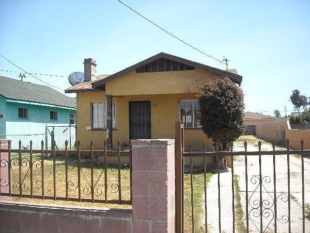 1st image of 3852 W 108th St