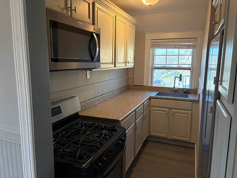 162 Elm St #3 — Photo 3