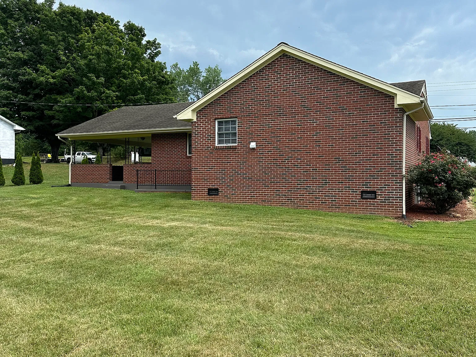 3 bed, 1400 sqft, $1,500 — Photo 3