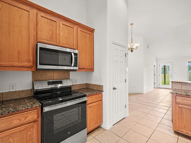 725 Cimarron Sq — Photo 16