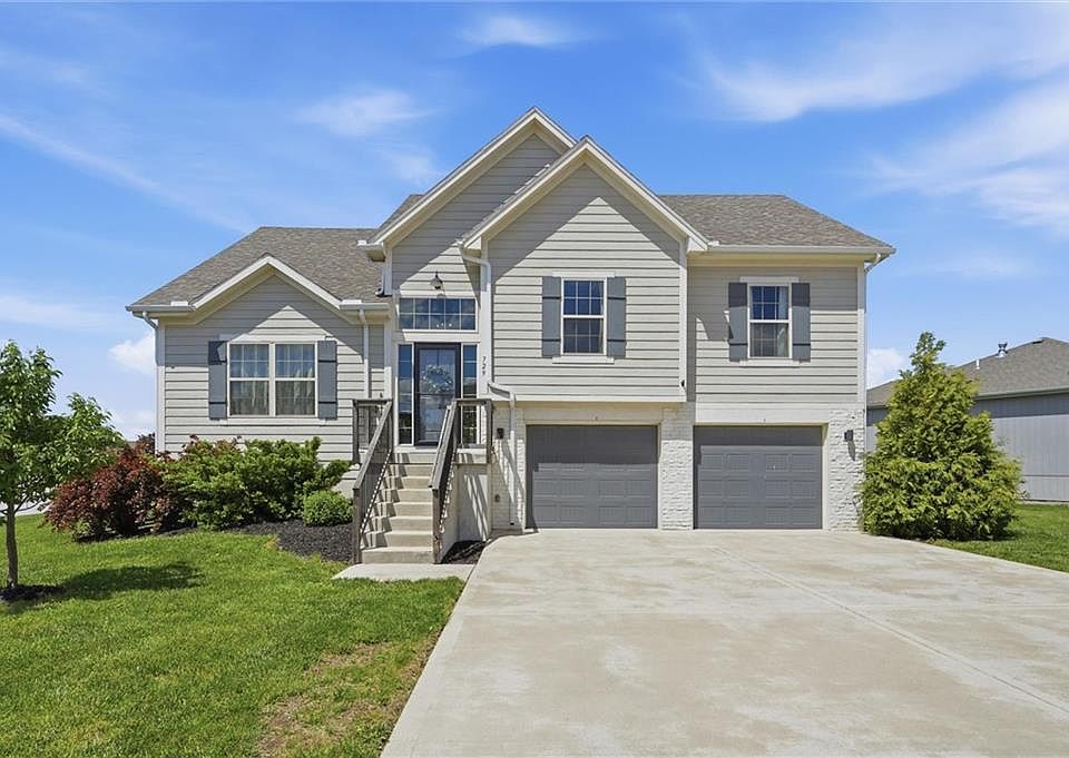1st image of 729 SE Juniper Dr