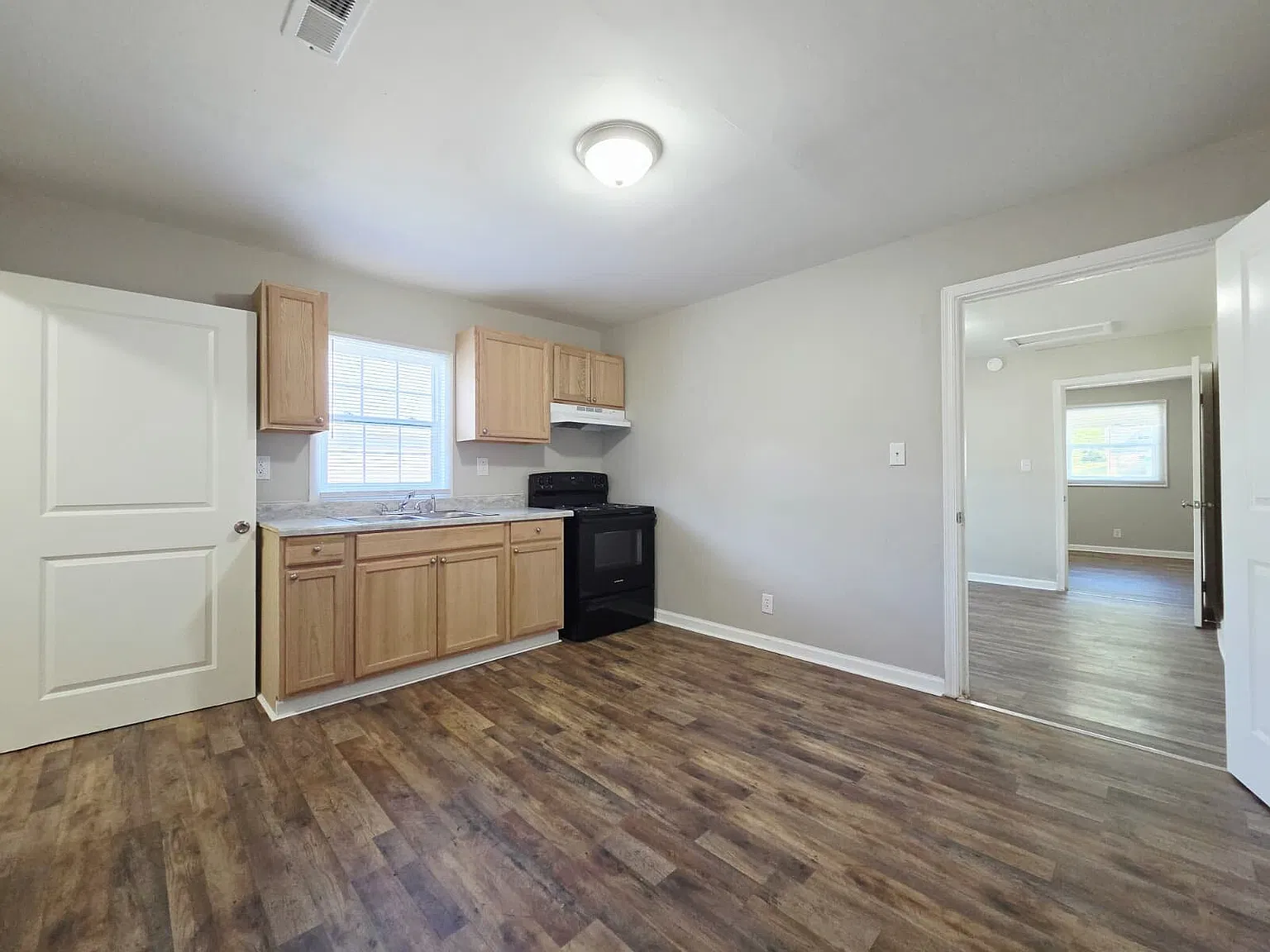 211 Morgan Pl Unit B — Photo 4