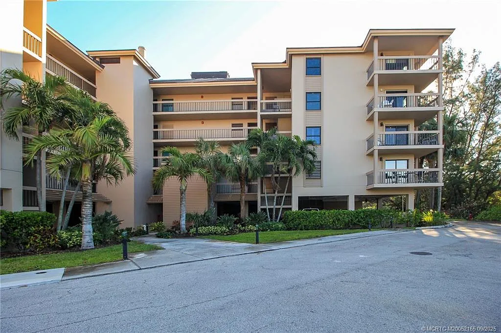 2 bed, 2.0 bath, 1436 sqft, $3,250 — Photo 2