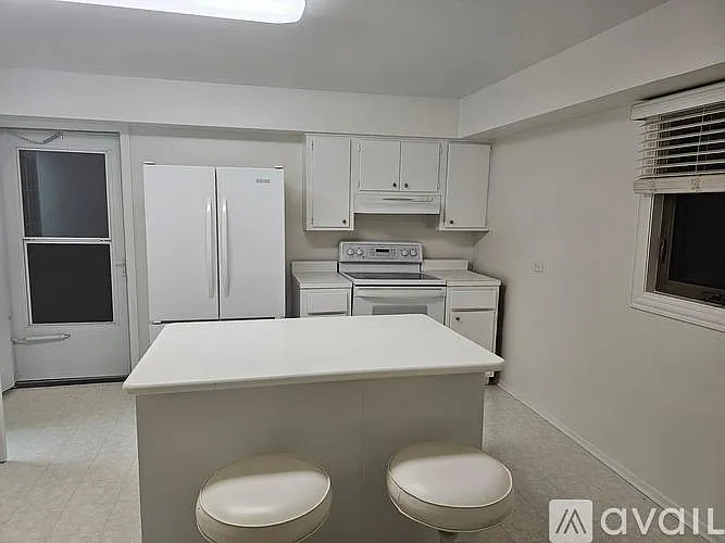 617 W Everett Rd #COACH HOUSE — Photo 10