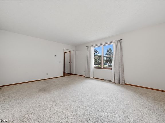 5th image of 1749 Cove St NW