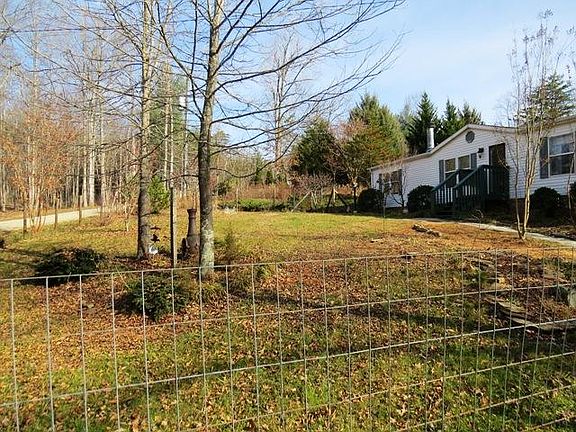4th image of 127 Robertson Ln