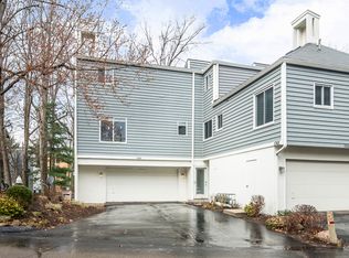 1364 Bobby Ln, Westlake, OH 44145