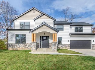 834 N Spoede Rd, Saint Louis, MO 63141