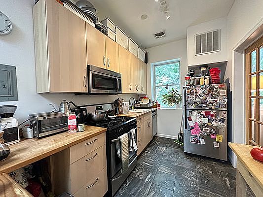 4th image of 180 Freeman St #3A