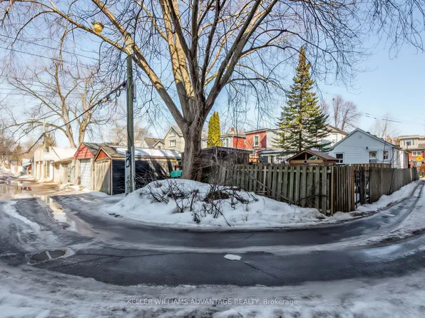 12R Hastings Ave, Toronto, ON M4L 2L2