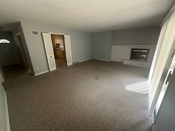 5th image of 11340 Minor Dr #11340