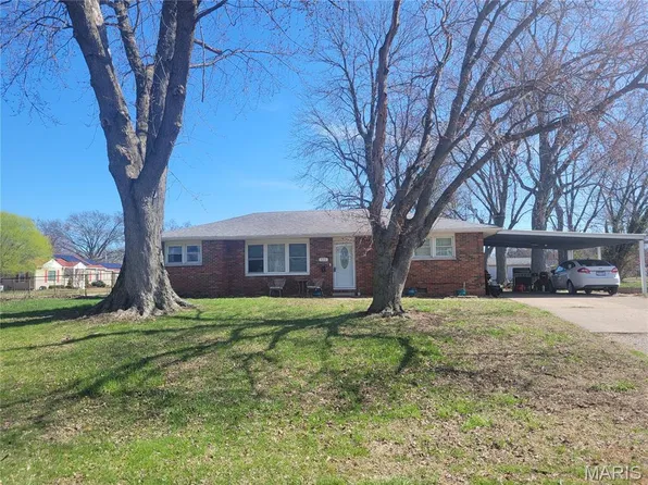 600 S Old Saint Louis Rd, Hartford, IL 62048