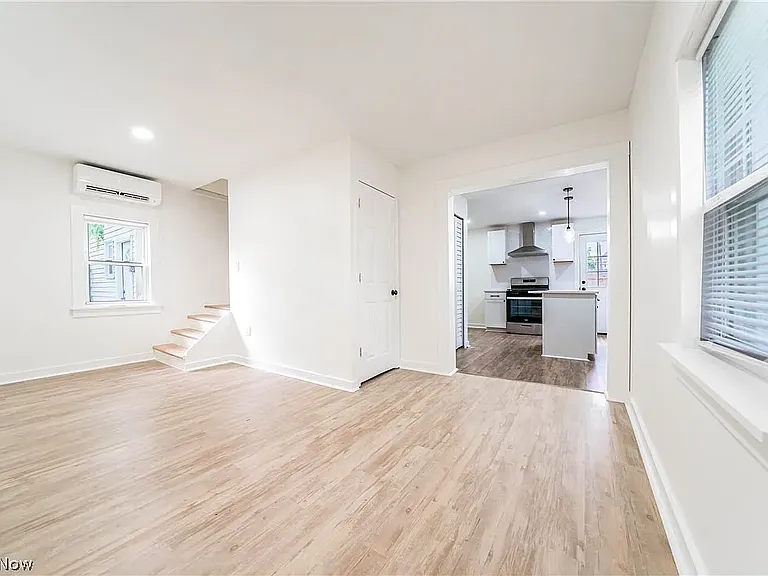 2053 W 45th St — Photo 5