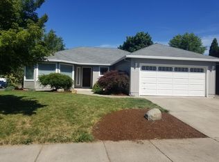 629 Benjamin Way, Phoenix, OR 97535