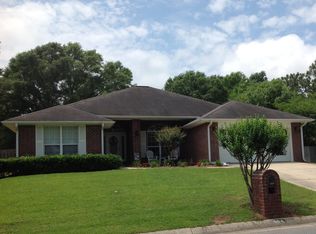 404 Turnberry Rd, Cantonment, FL 32533