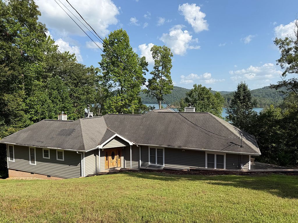 1395 Lakeview Dr - Property Image